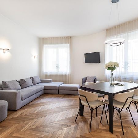 Cool And Big Central Apartment Duomo - White Milan Bagian luar foto