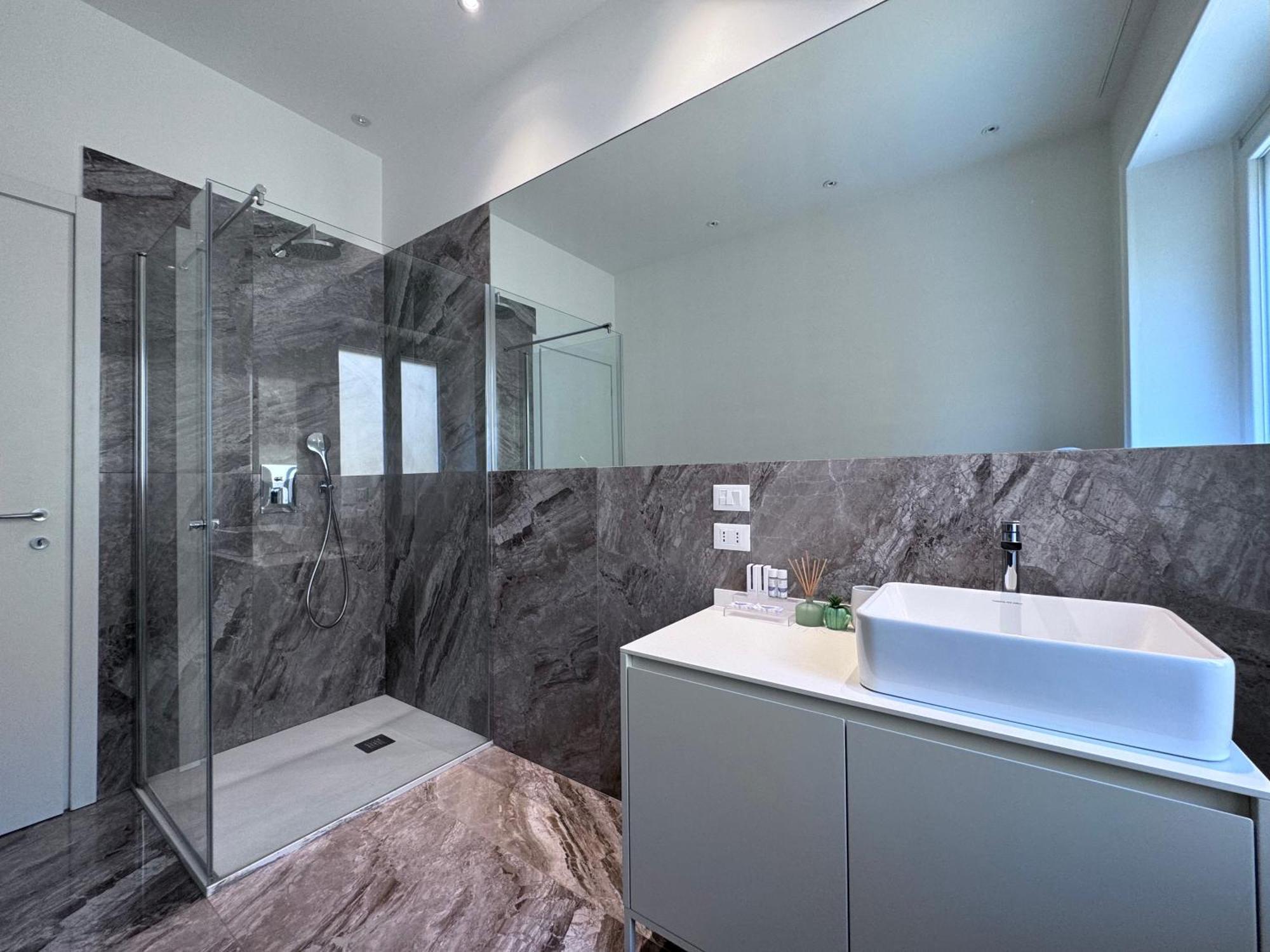 Cool And Big Central Apartment Duomo - White Milan Bagian luar foto