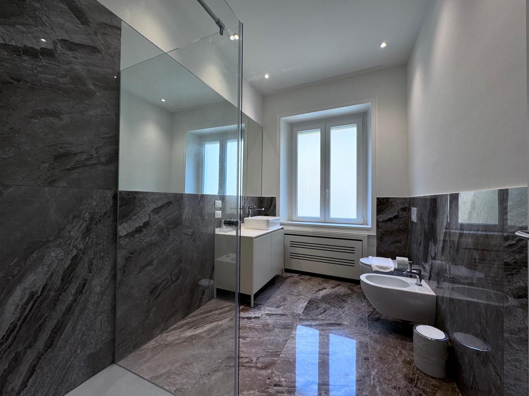 Cool And Big Central Apartment Duomo - White Milan Bagian luar foto